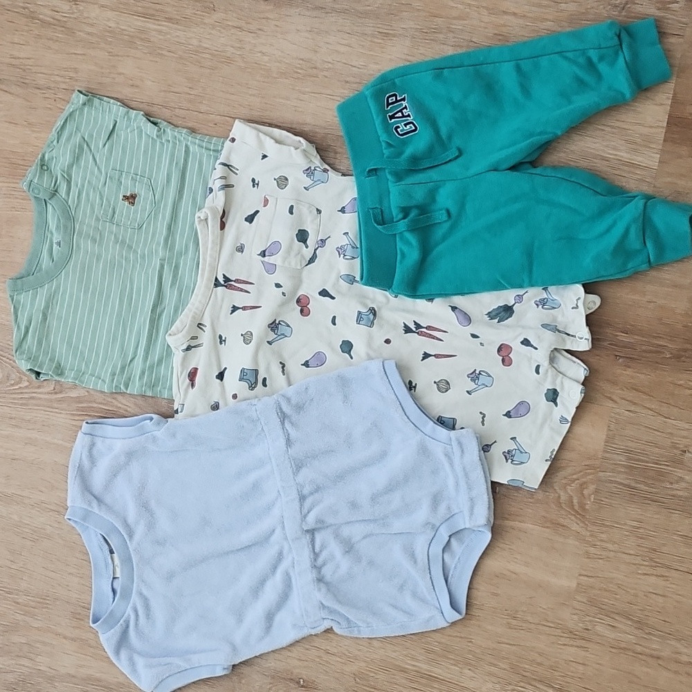 Boys Bundle GAP and Little Planet 12-24 Months